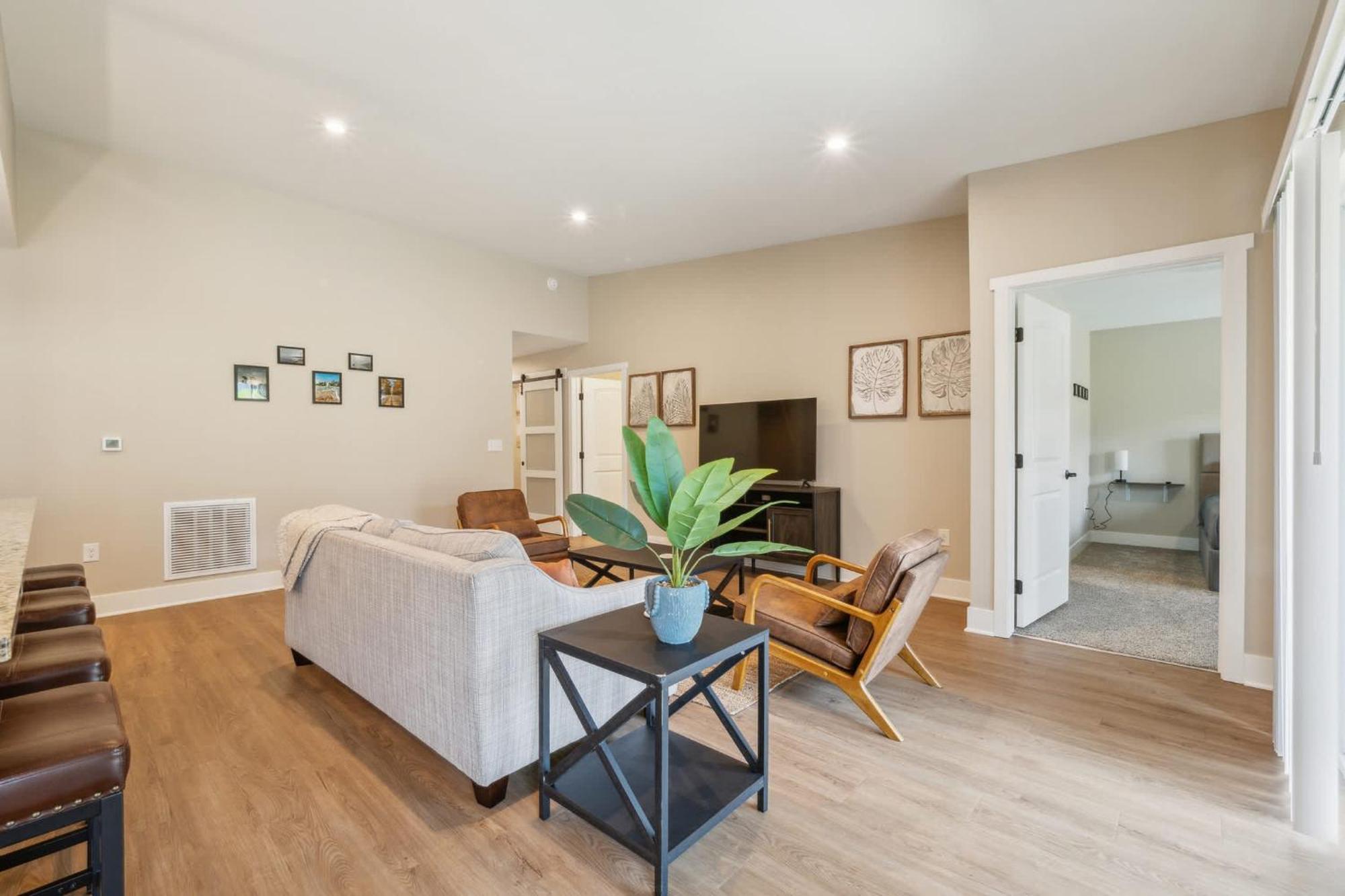 A Pet Friendly Cozy Condo In ทราเวิร์สซิตี้ ภายนอก รูปภาพ
