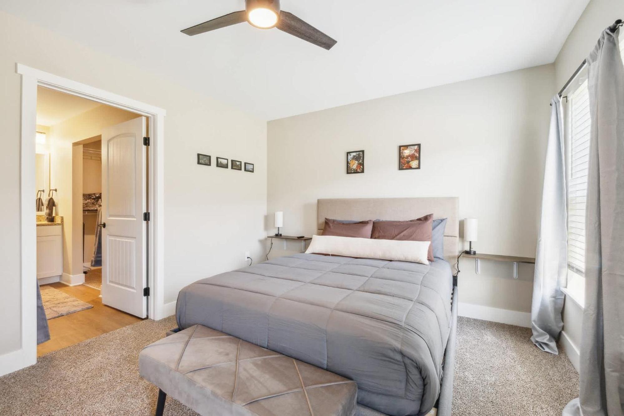 A Pet Friendly Cozy Condo In ทราเวิร์สซิตี้ ภายนอก รูปภาพ