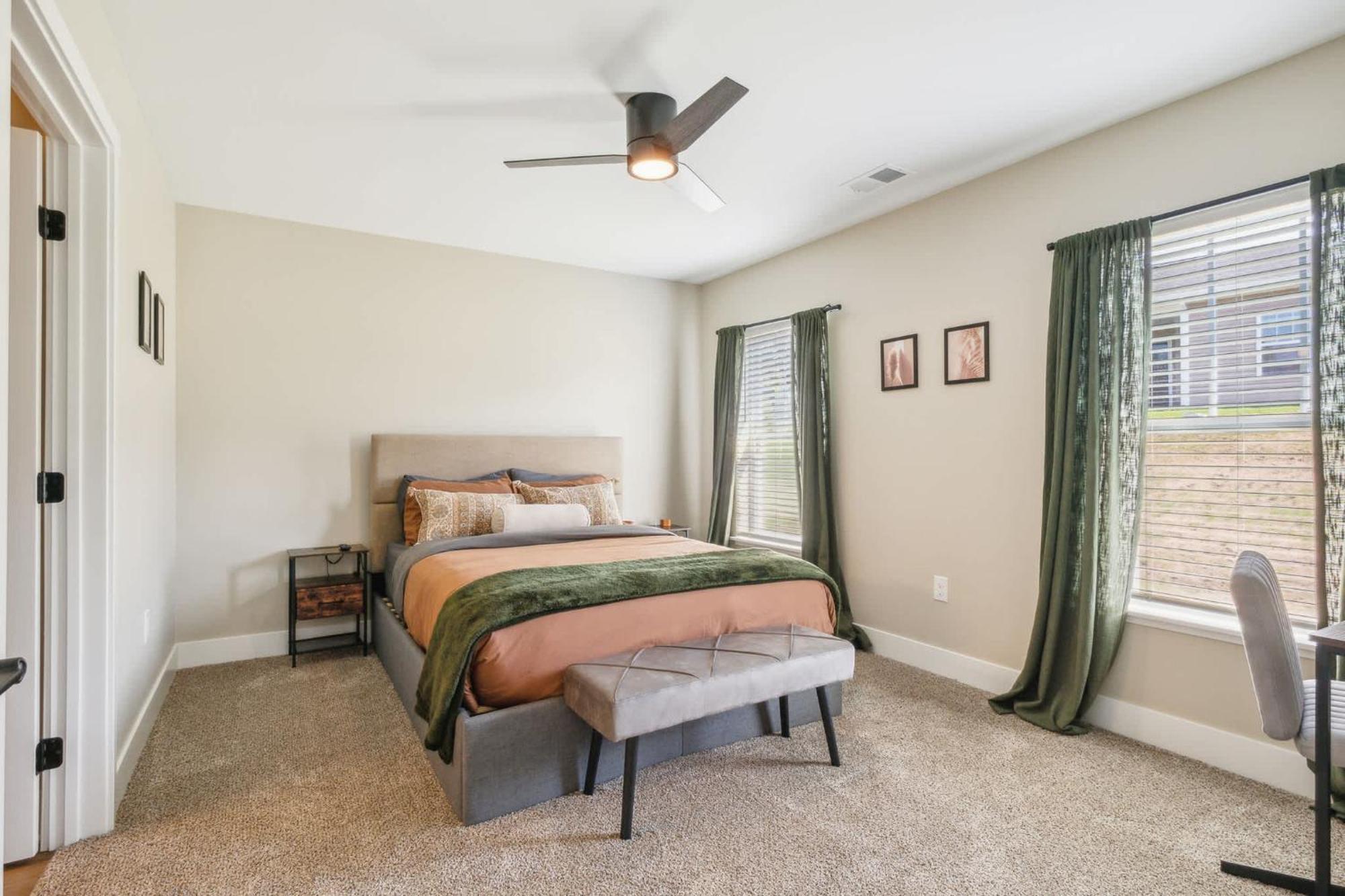 A Pet Friendly Cozy Condo In ทราเวิร์สซิตี้ ภายนอก รูปภาพ