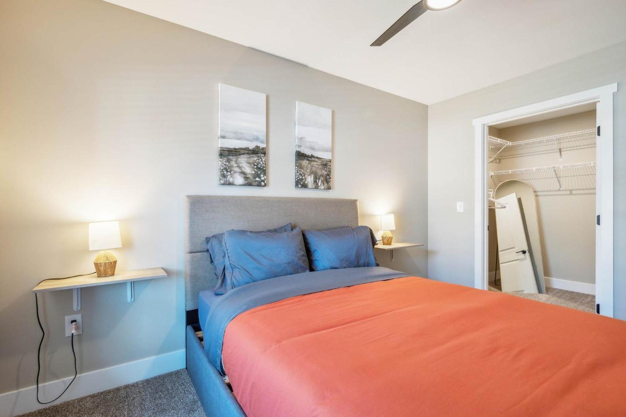 A Pet Friendly Cozy Condo In ทราเวิร์สซิตี้ ภายนอก รูปภาพ