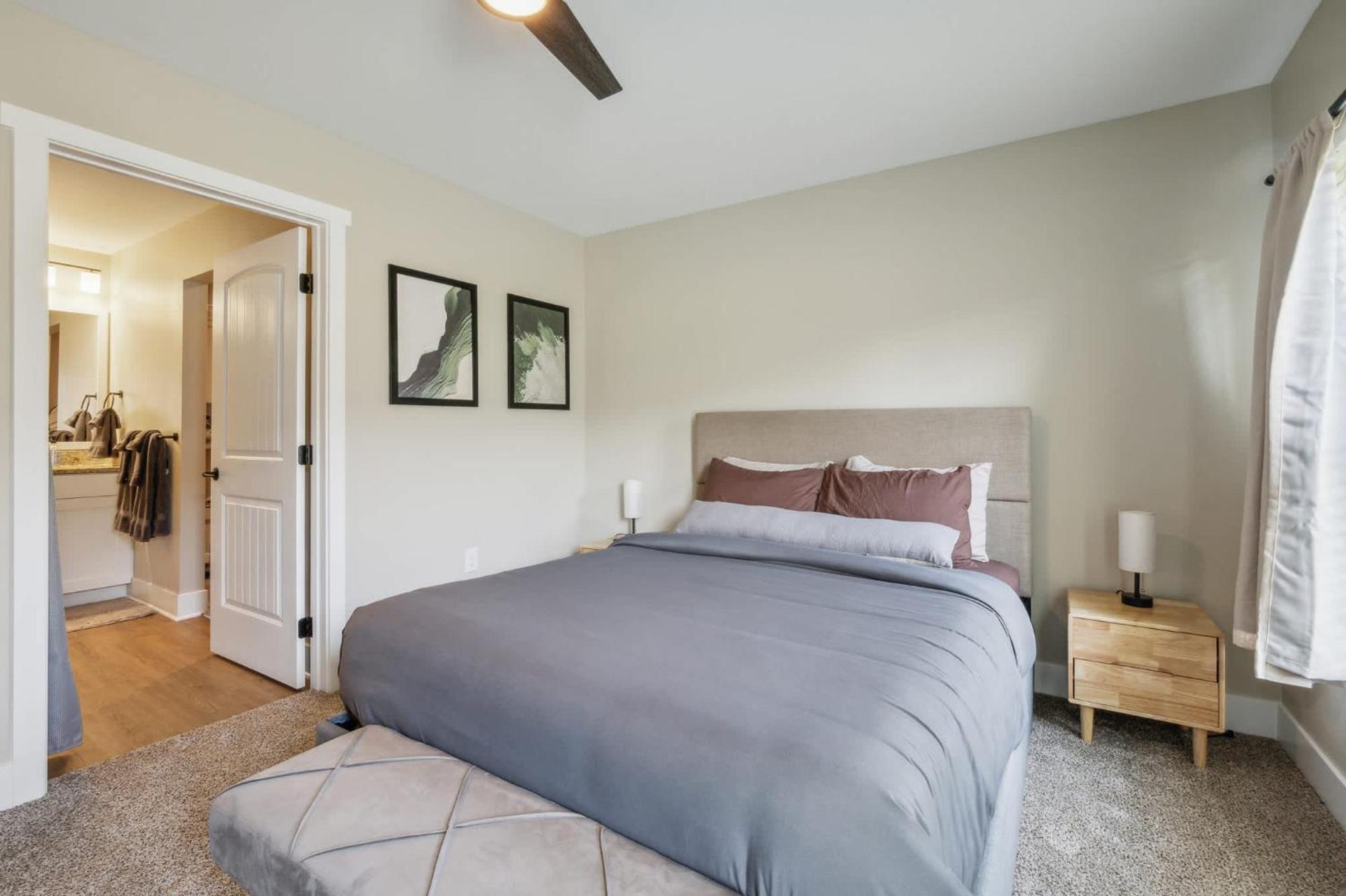 A Pet Friendly Cozy Condo In ทราเวิร์สซิตี้ ภายนอก รูปภาพ